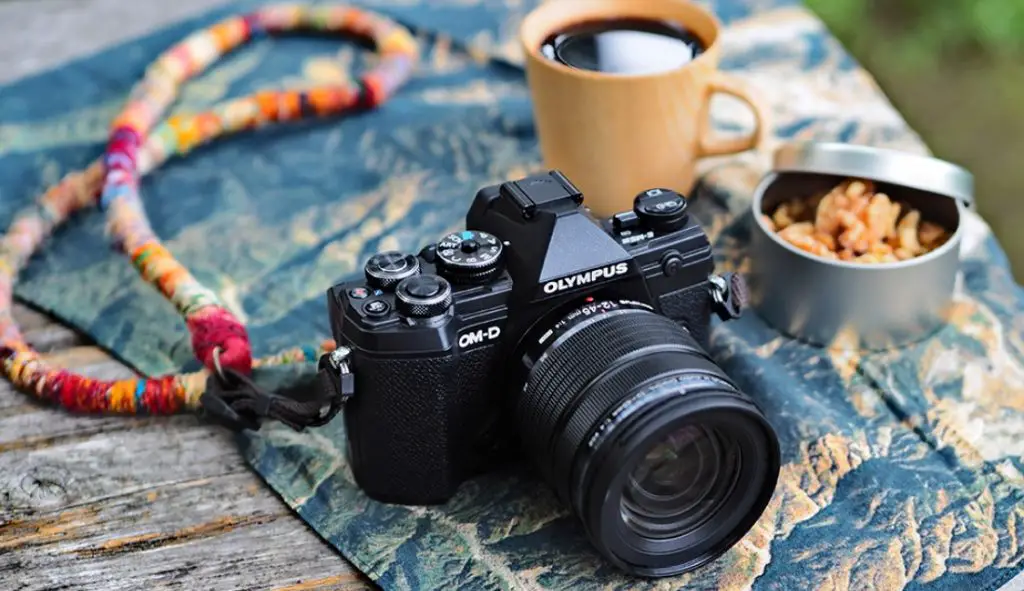 Best Cameras For Vlogging and Streaming Under $1500 - Olympus OM-D EM5 Mark III