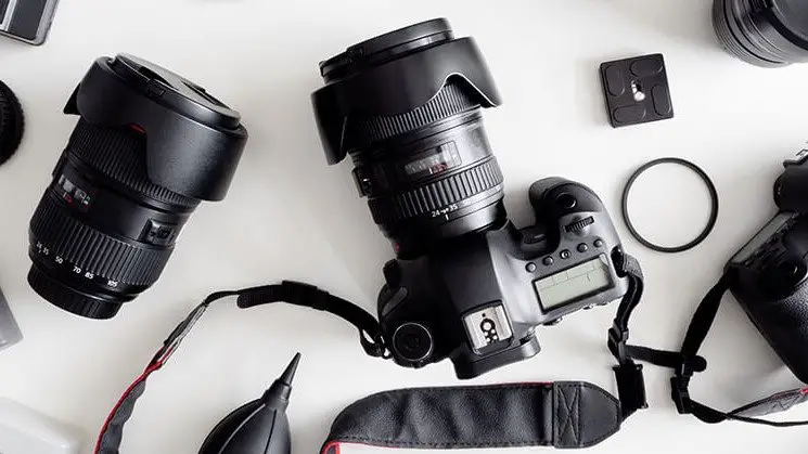 Best Cameras for Vlogging and Streaming Under $500 - lens