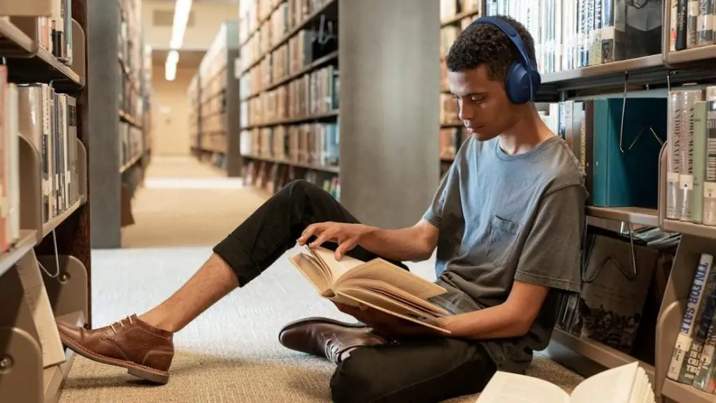 Best Book Reading Gadgets; Noise- Cancelling Headphones