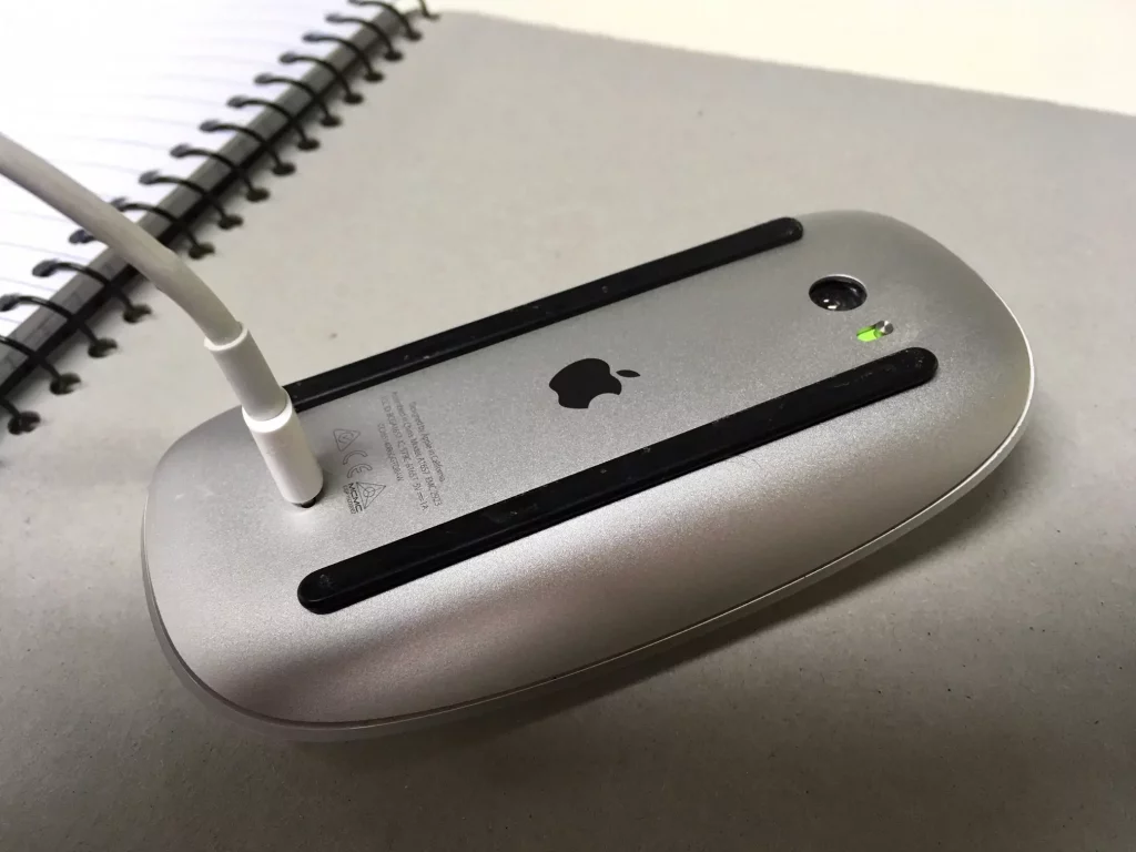 How To Charge Apple Mouse: Charge your mouse