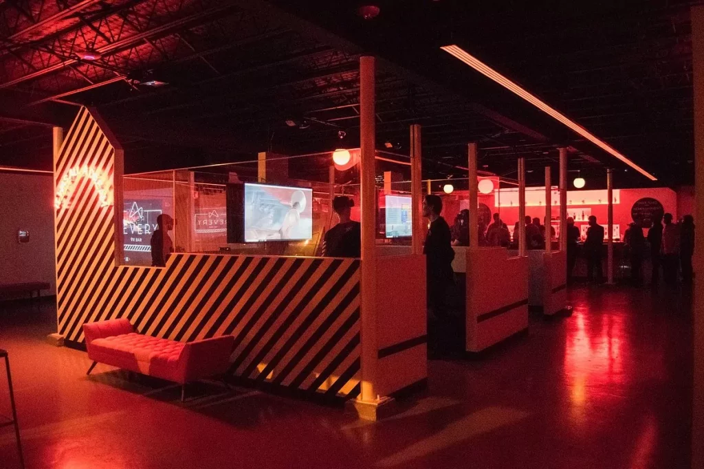 Revery VR Bar