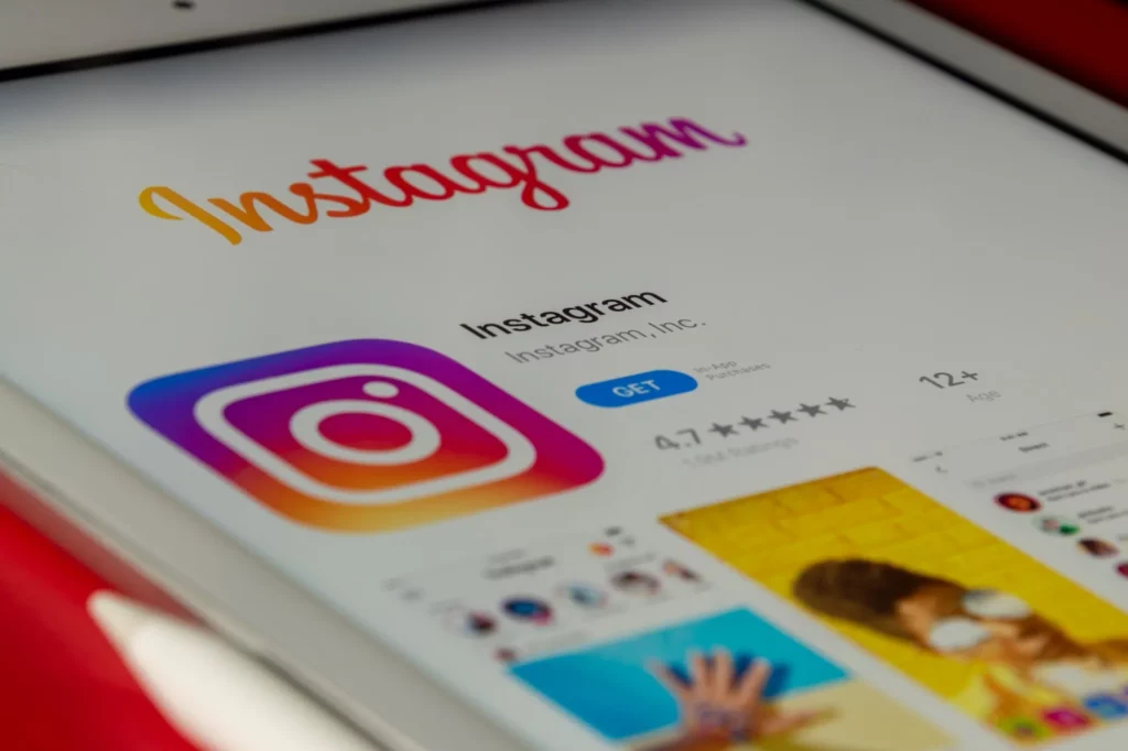 How to Incorporate Social Media in Your Venue Business Plan 