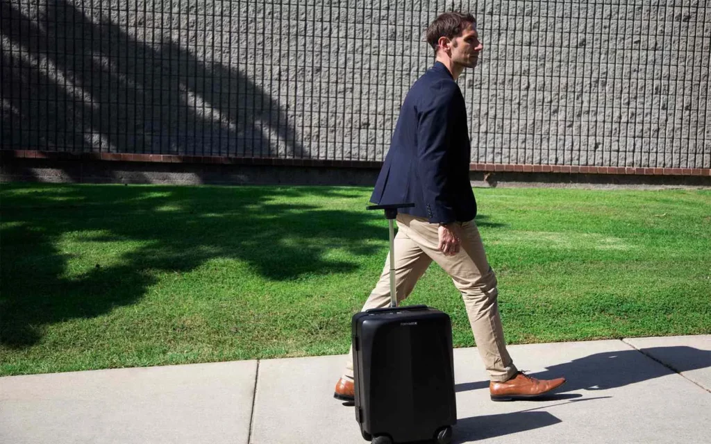 AI Luggage That Follows You